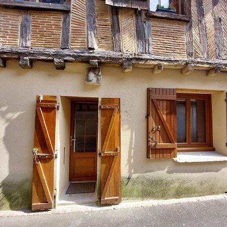 Appartement Les chats à Bergerac Extérieur photo